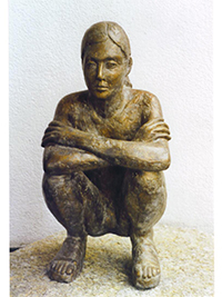 Saro kauernd, Bronze